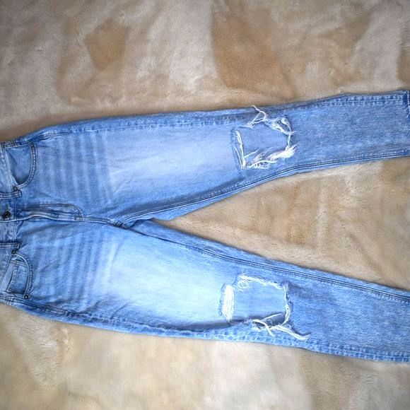 American Eagle Jeans Womens Size 2 Light Blue Highrise Mom Distressed Denim - Picture 4 of 13